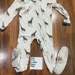 Kyte BABY Giraffe Print Footie - Cream and Gray